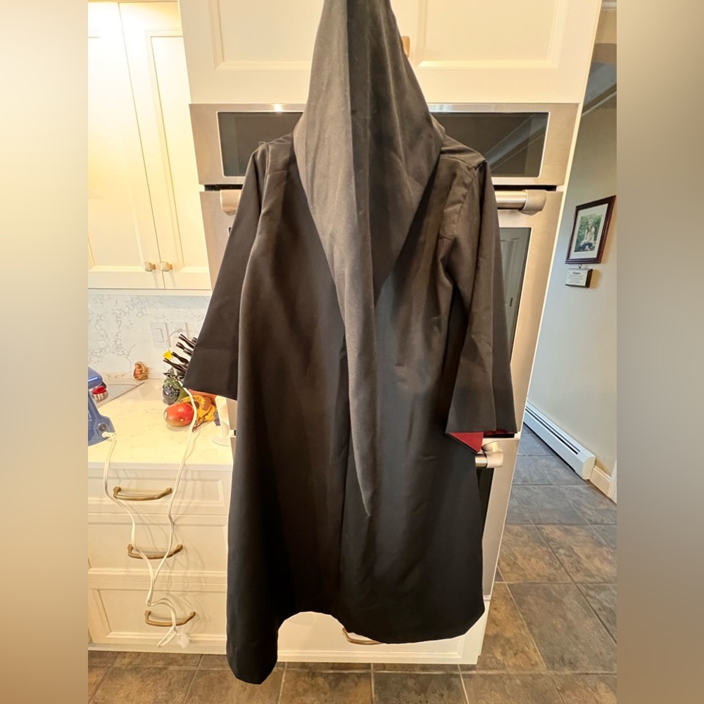 Authentic Universal Theme Park Harry Potter Robe - Picture 2 of 6